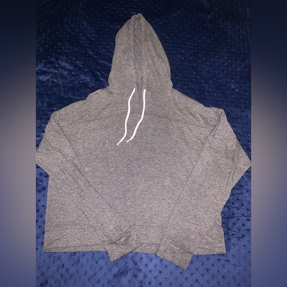 Mossimo grey cropped hoodie. Size medium. Super lightweight!